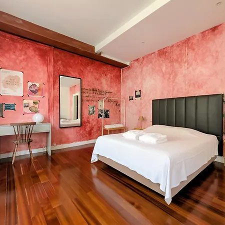 Lost :: Cais House Gasthof 3*