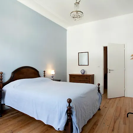 Lost :: Cais House 3*