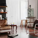 Konukevi Lost :: Cais House Lisboa