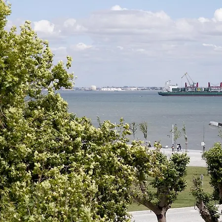 Lost :: Cais House Maison d'hôtes 3*