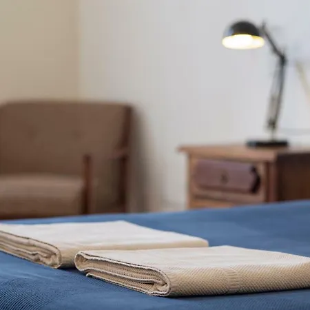 Lost :: Cais House 3*