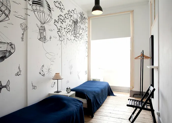 Lost :: Cais House 3*