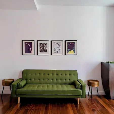 Lost :: Cais House Guest house Lisbon