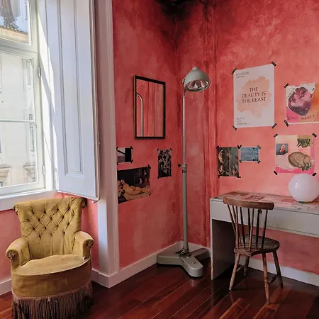 Lost :: Cais House Guest house 3*