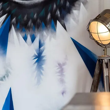 Lost :: Cais House Pensjonat Lizbona