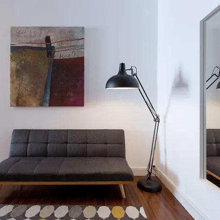 Lost :: Cais House Pensjonat